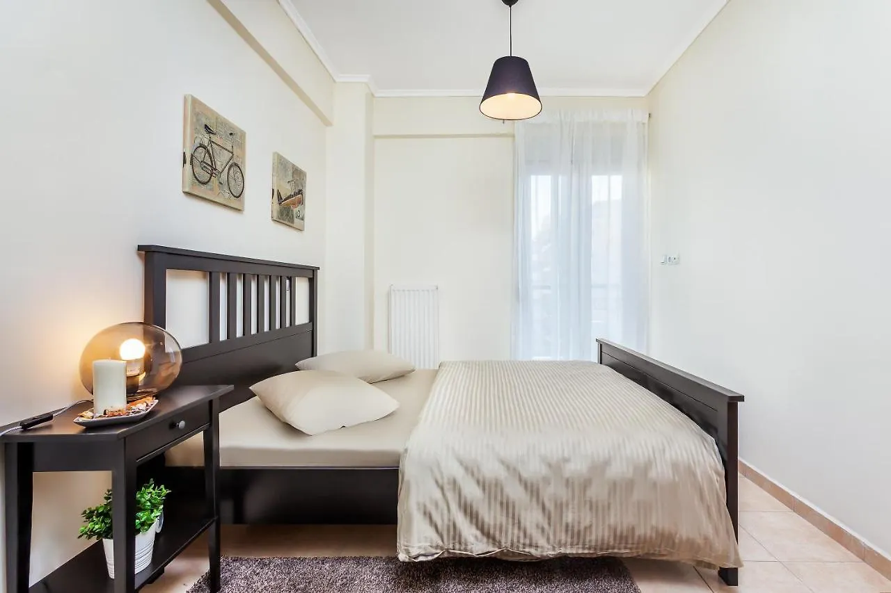Nikopolis Bus Corner Apartament Saloniki Grecja